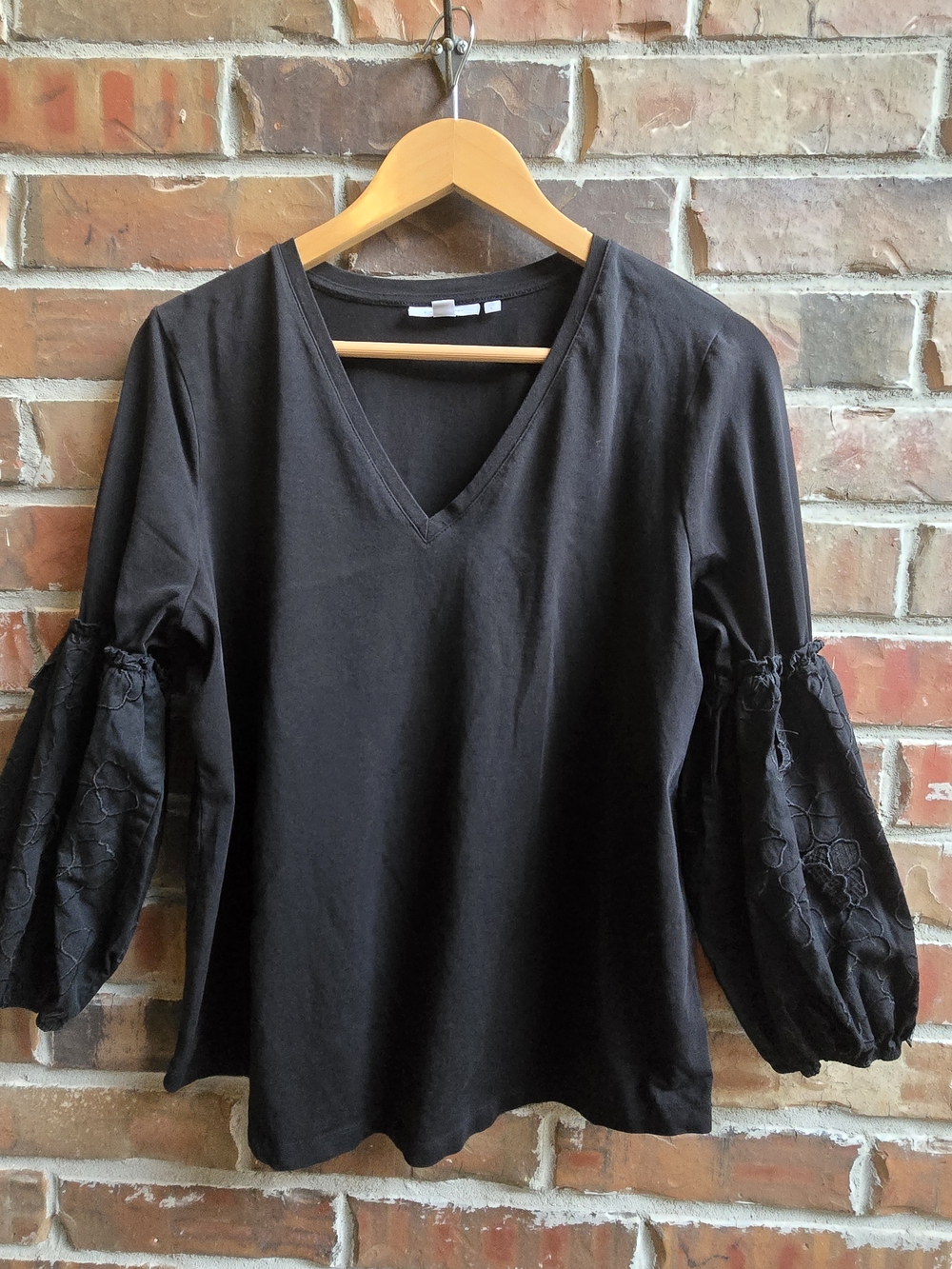 Chico's Black V-Neck Top with Embroidered Puff Sleeves Classic Feminine